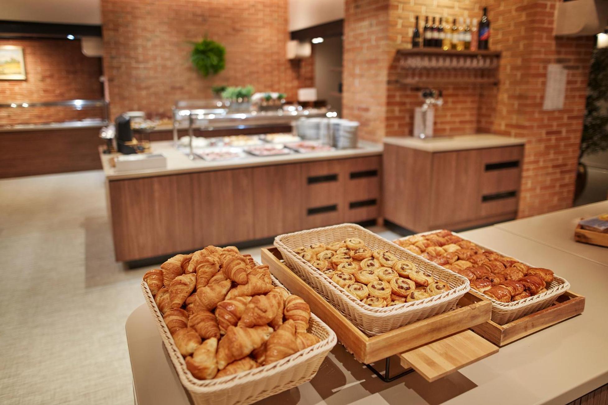 Olive Family Suites - Hotel & Resort Adria 安卡兰 外观 照片