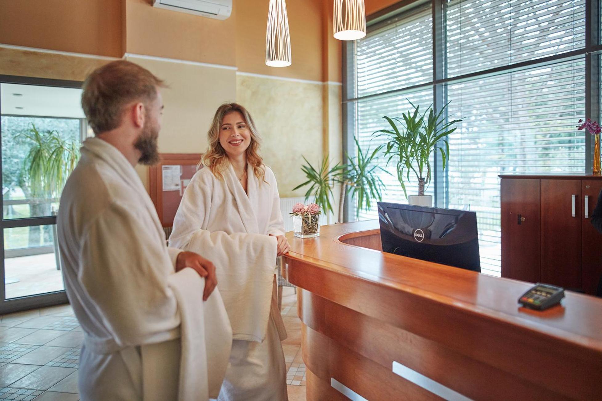 Olive Family Suites - Hotel & Resort Adria 安卡兰 外观 照片